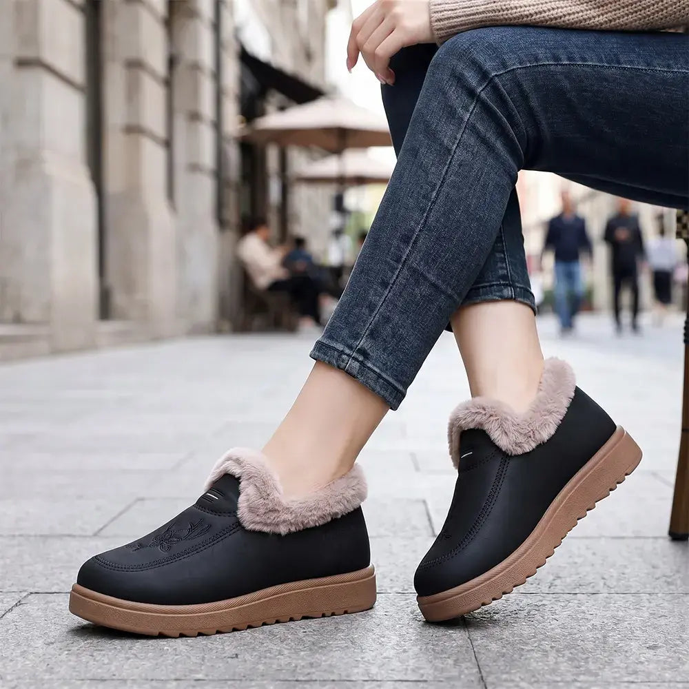 💥50% SLEVA✨【35-41】Zimní nové bavlněné boty pro maminky, zateplené, silná podrážka, protiskluzová měkká podrážka, pohodlné bezšněrové boty pro seniorky